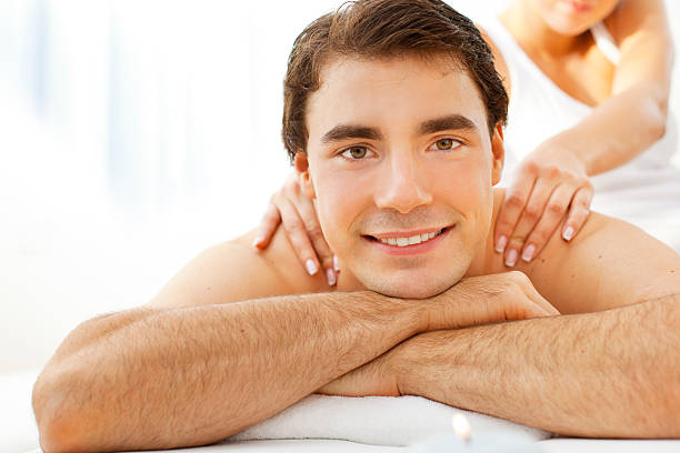 Soins du corps pour homme à Lyon : 5 raisons pour lesquelles les hommes devraient commencer à prendre soin de leur peau quotidiennement